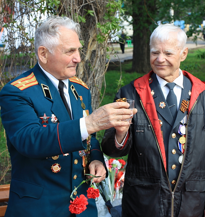 С Праздником! За павших и живых.