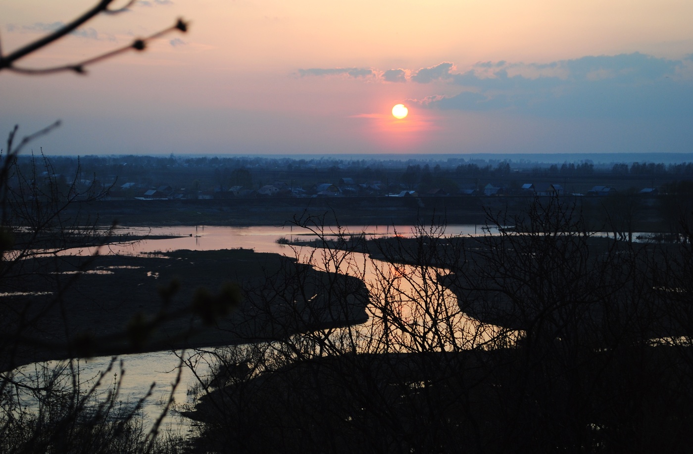 Закат в разливе.