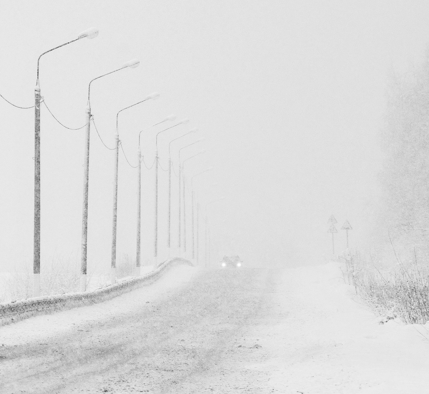 " А снег идет стеной ..."