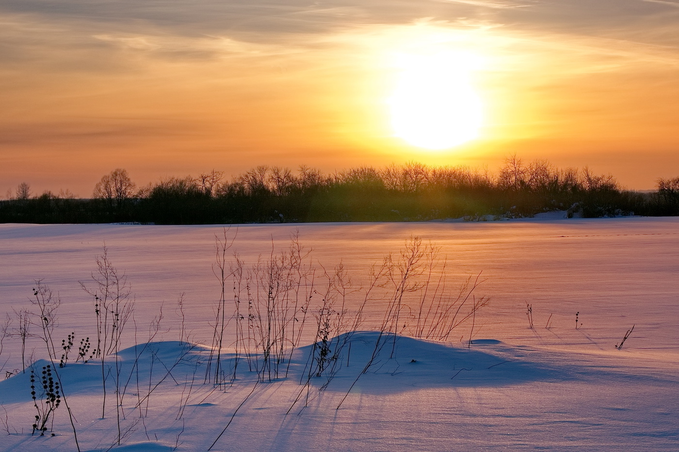 ЗАКАТ ПЛАМЕНЕЕТ