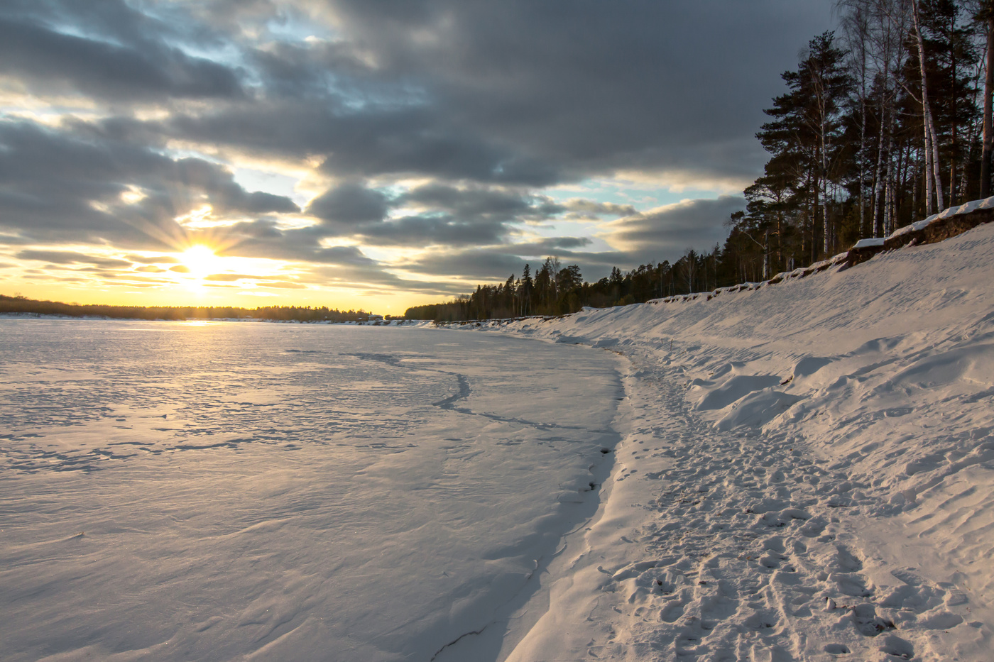 Речка дремлет