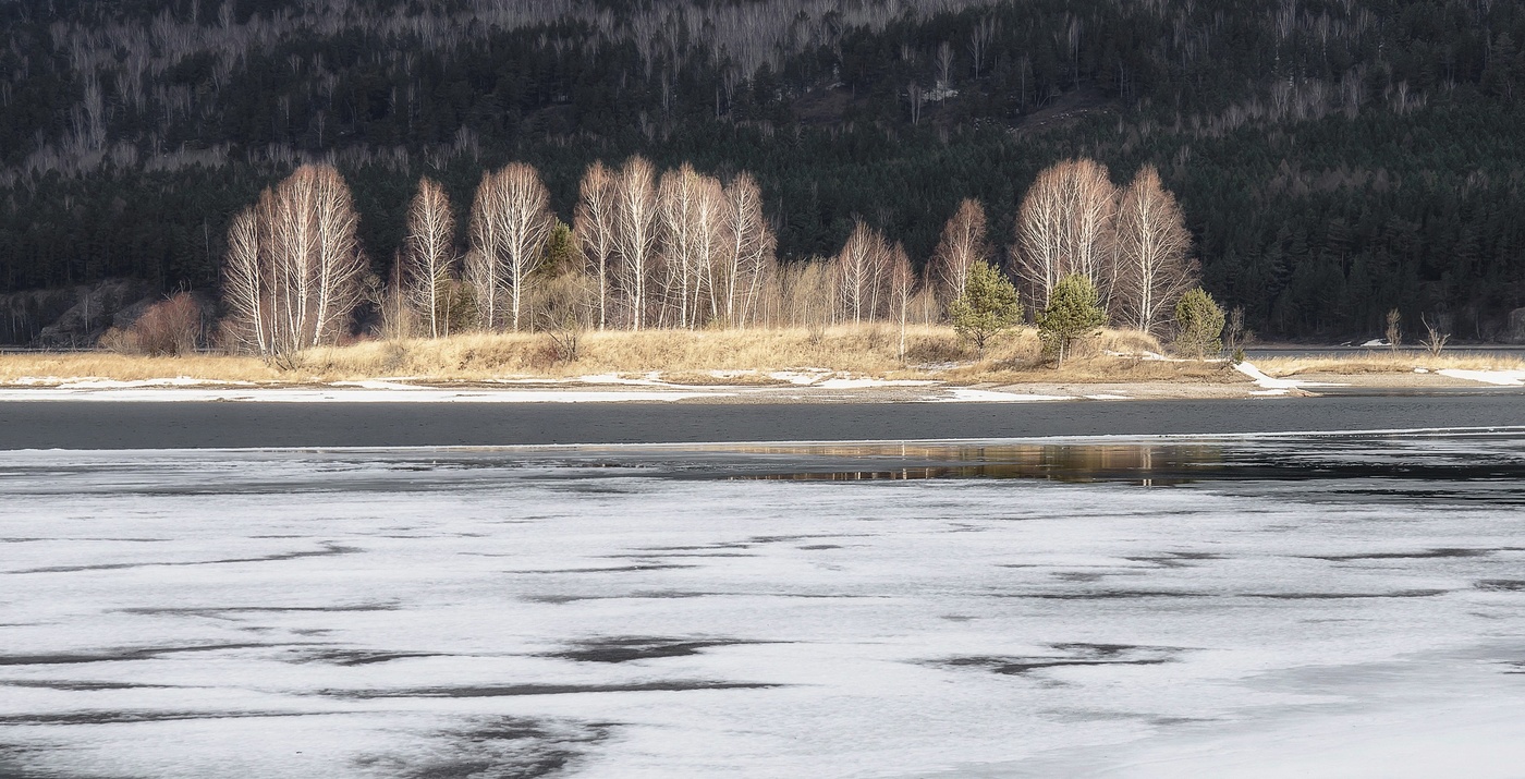 Весенний островок.