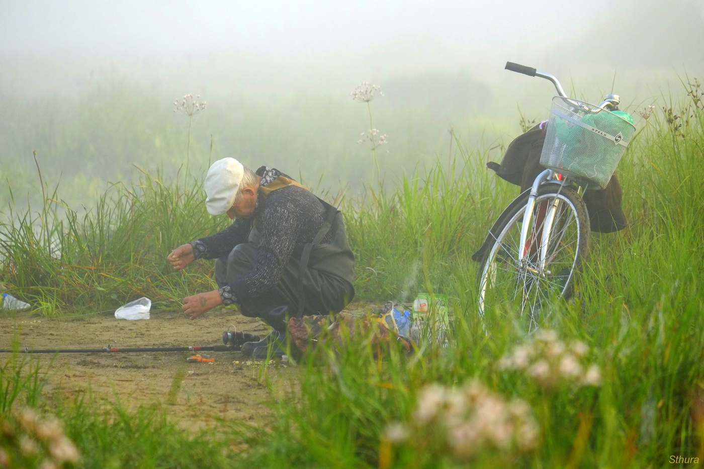 Рыбак на утренней заре.