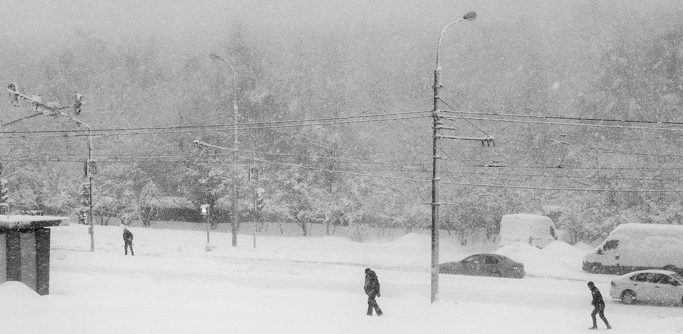 "Крепитесь, люди, скоро лето ..."