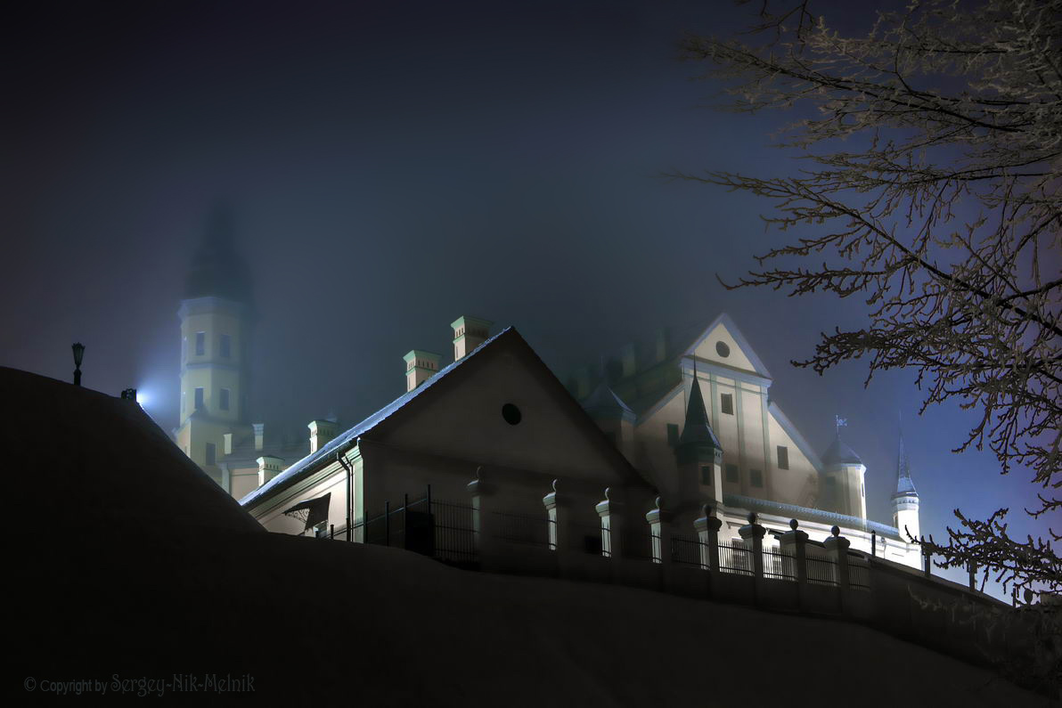 Туманный замок Радзивиллов в Несвиже