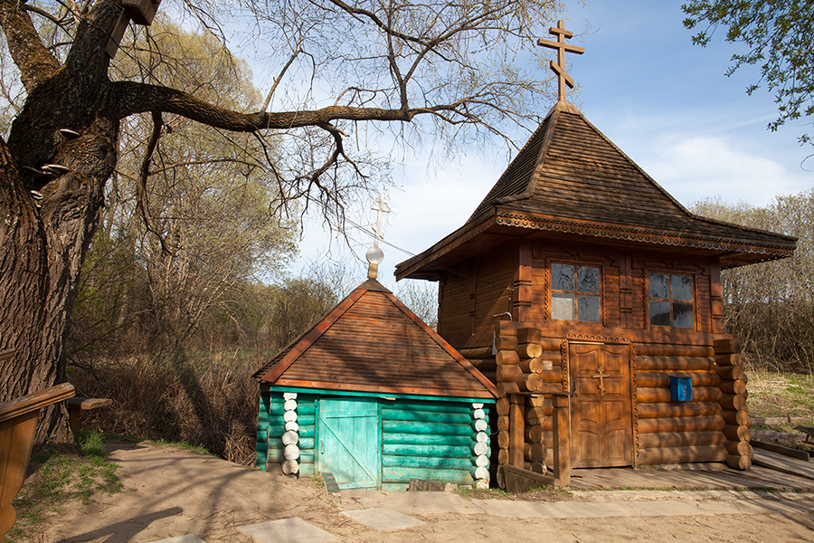 Близ Дивеево