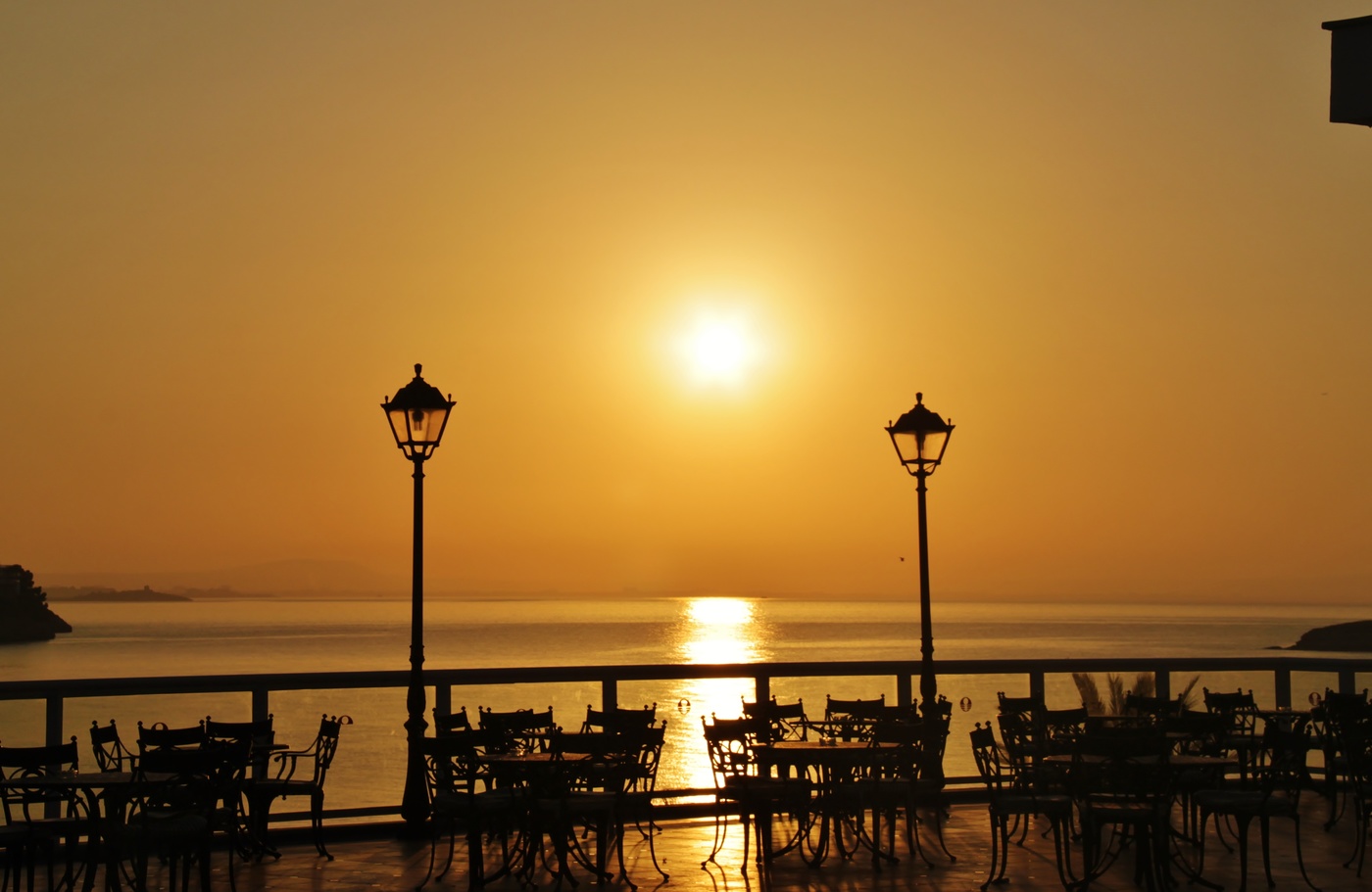 В лучах солнца