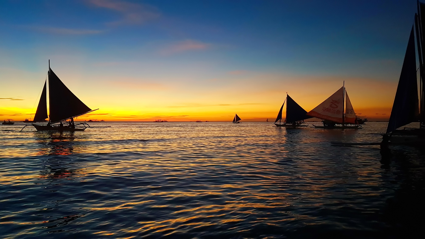 В лучах солнца