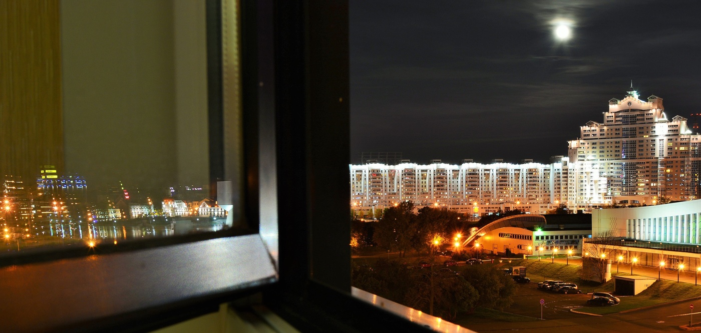 "Какая ночь! Я не могу. Не спится мне ..."