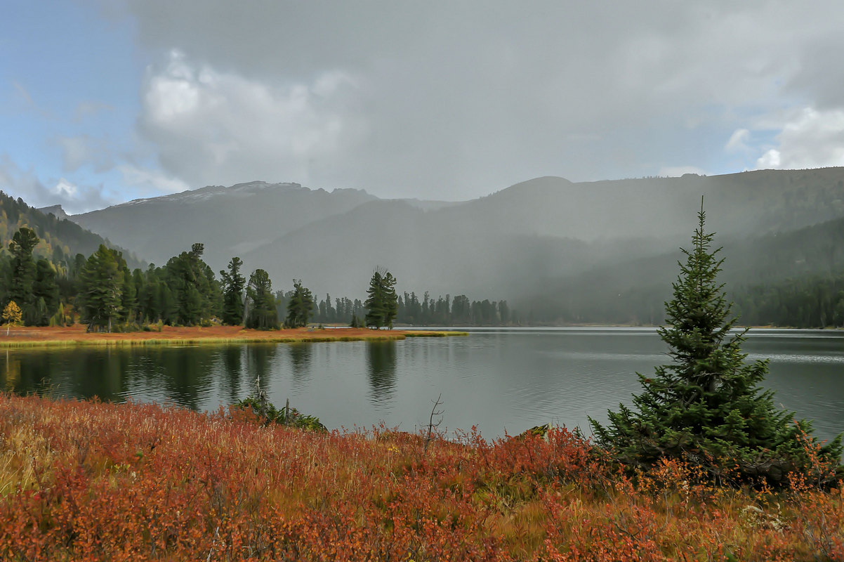 Озеро в горах...