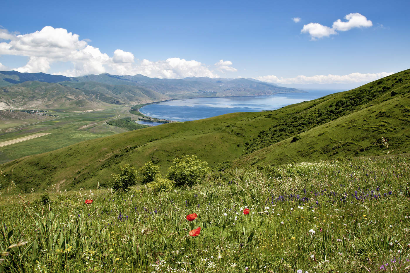 Вид на оз. Севан
