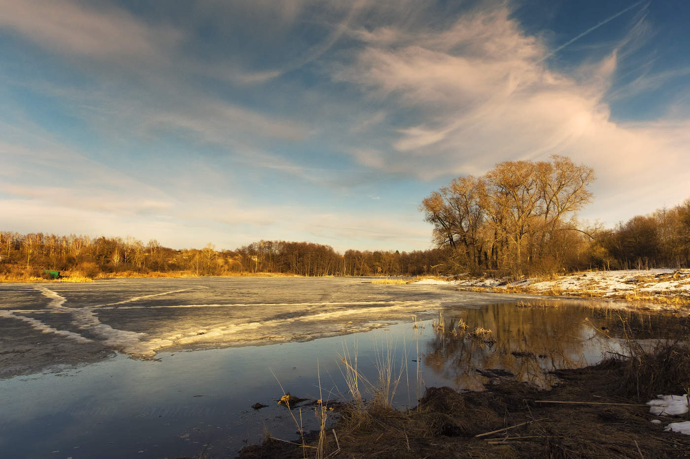 Весенний последний лёд