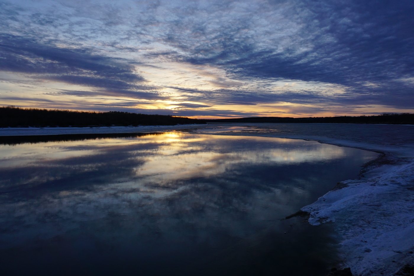 Вечер апреля.