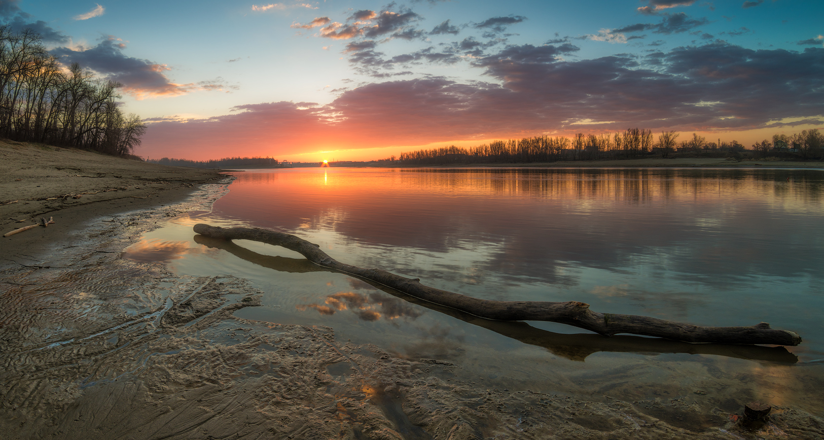 Солнце встаёт ...