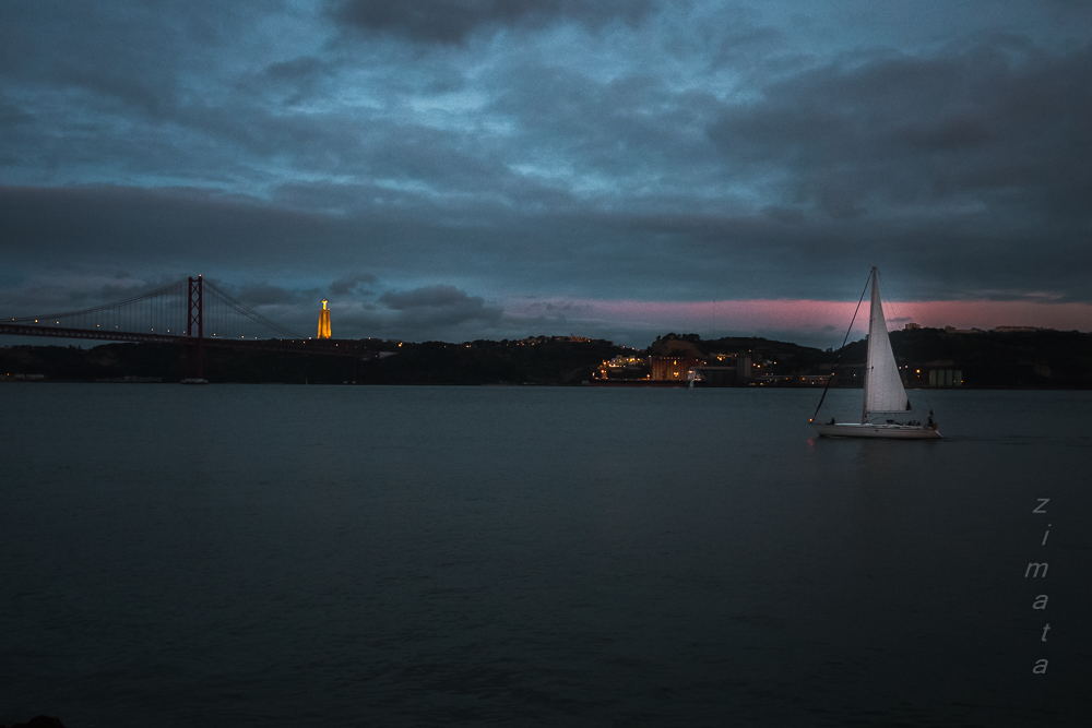 такой одинокий парус