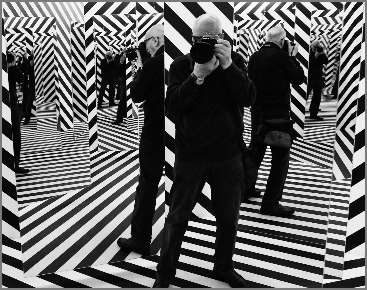 Автопортрет в Зазеркалье.