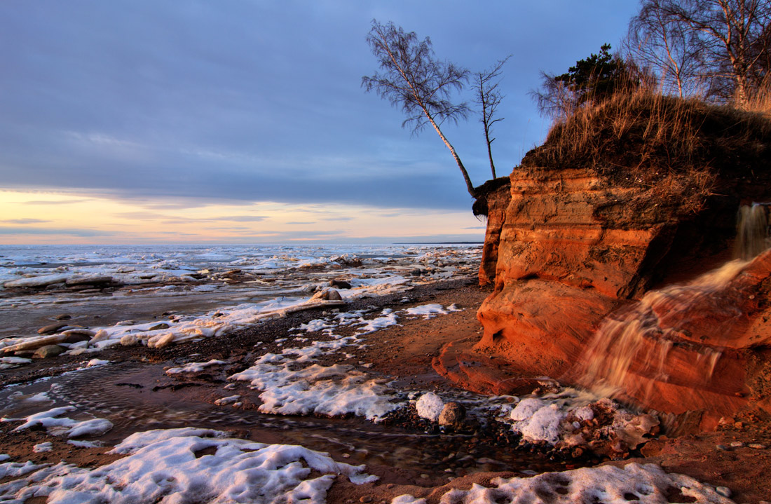 Красная весна