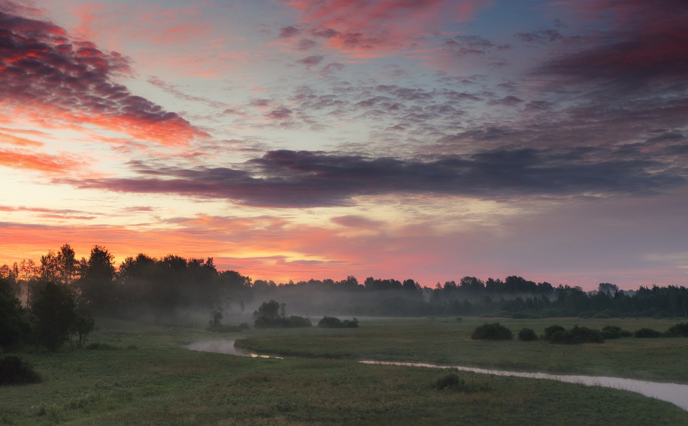 Течёт река неспешно