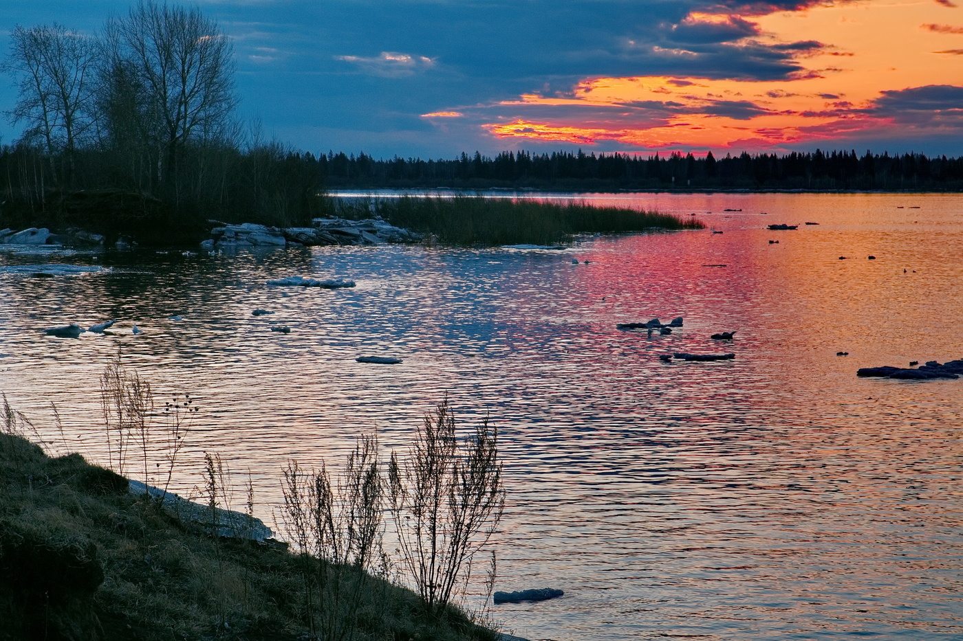 ЗАРЯ ДОГОРАЕТ