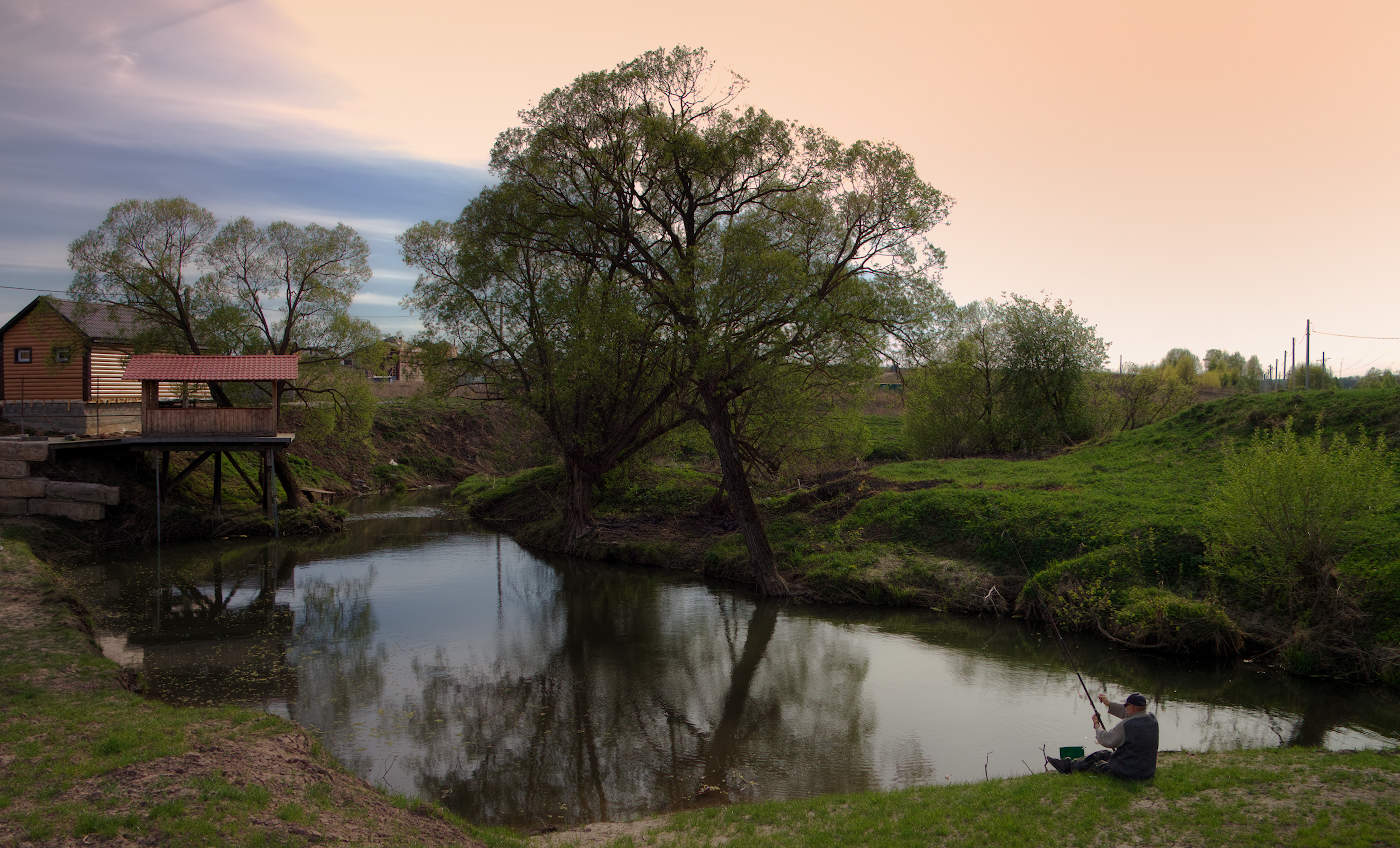 Майским вечером на небольшом омуте