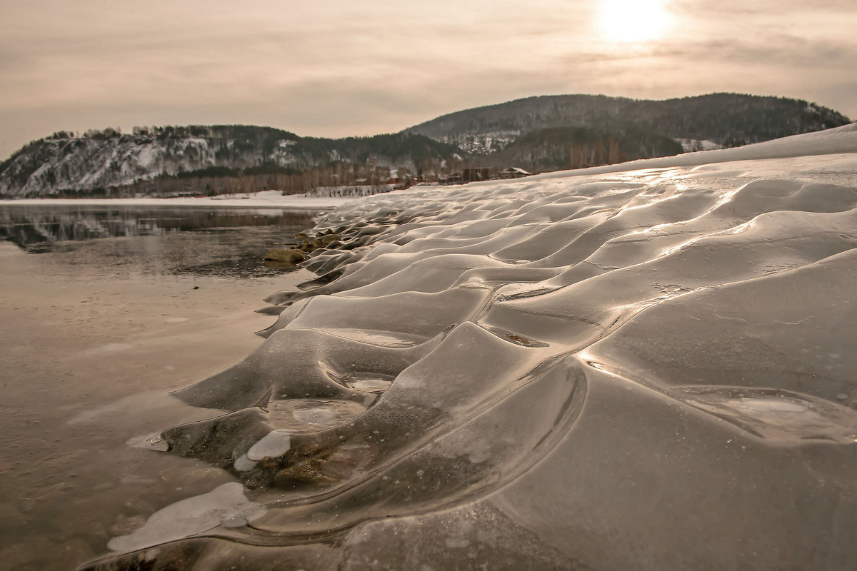 Весенний берег реки...