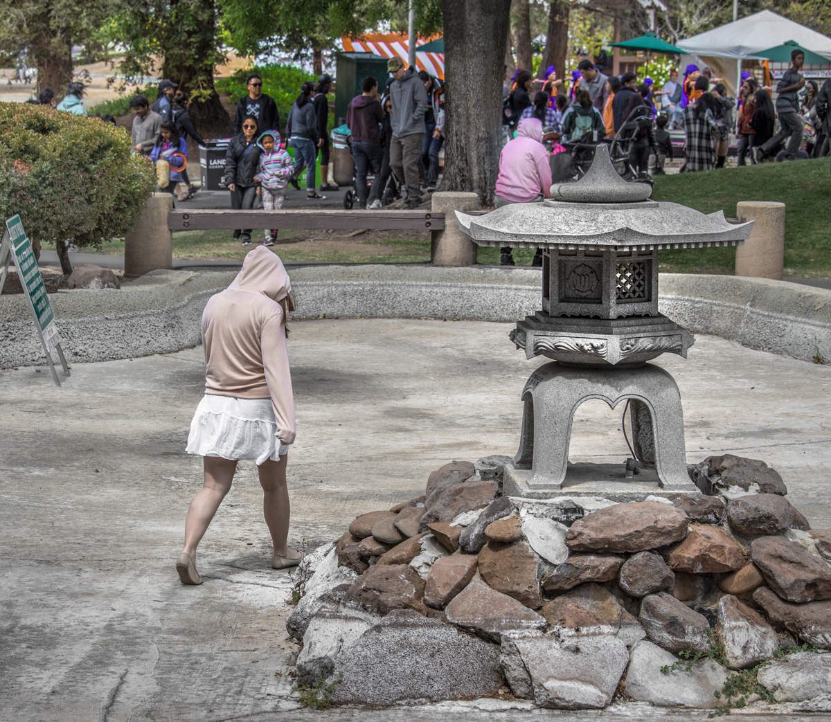 Она тоже хочет на праздник...