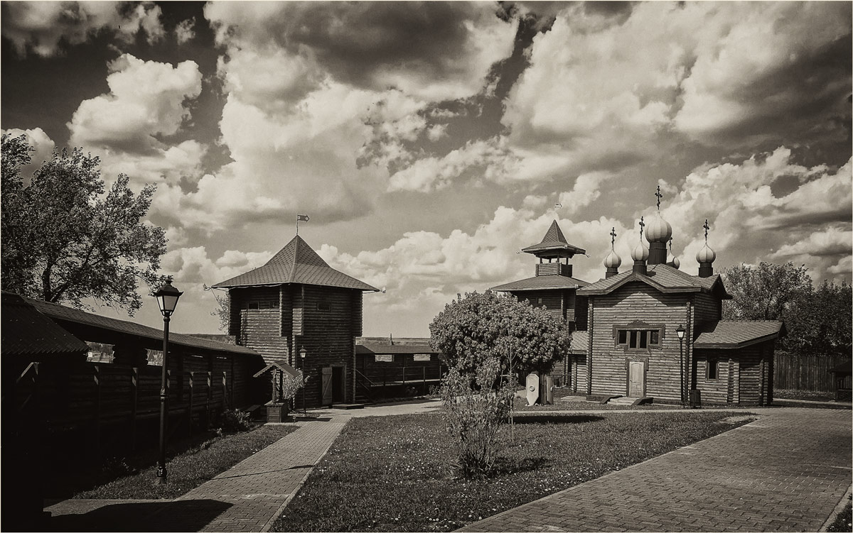 У стен Мозырского замка