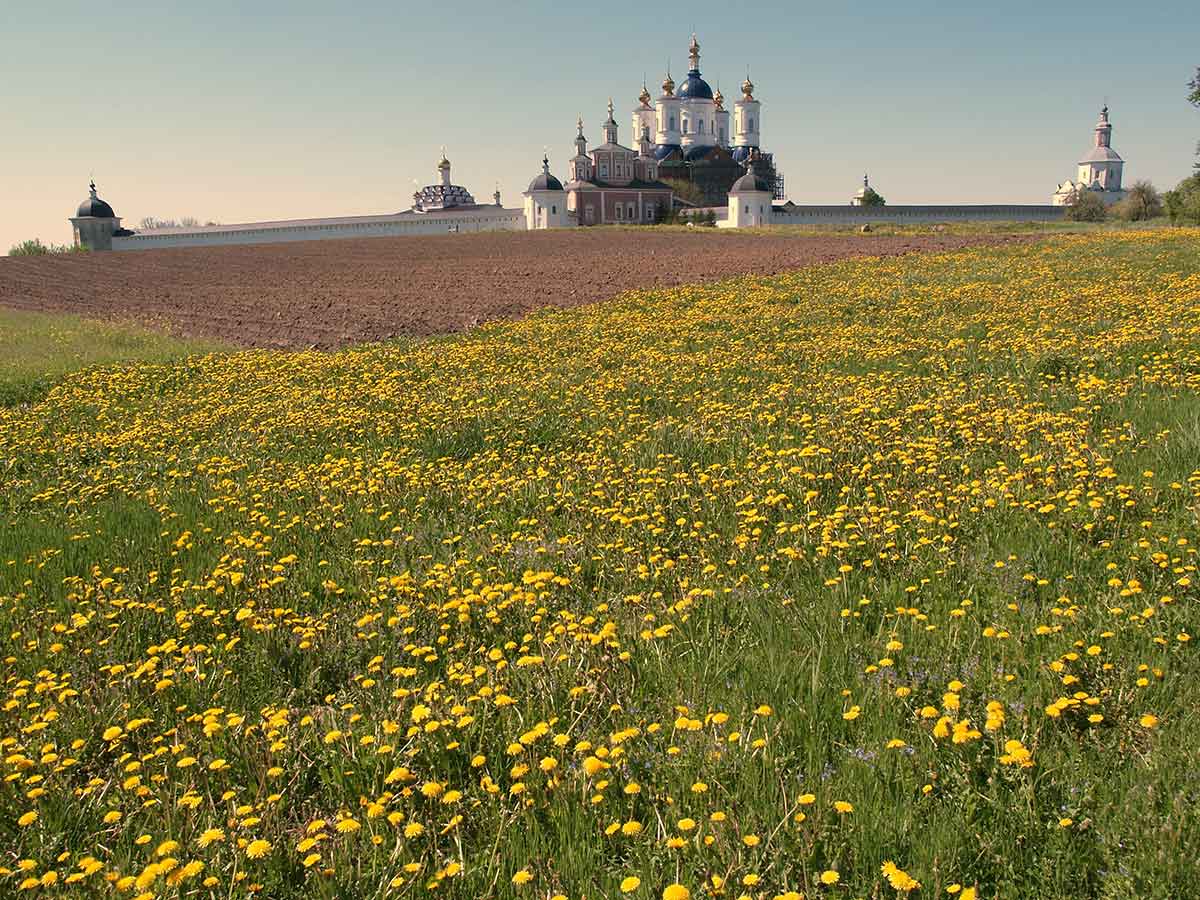 Вид на монастырь