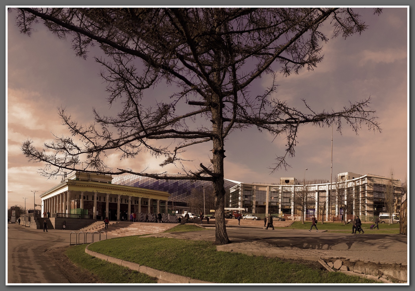 Над Динамо тучи ходят хмуро