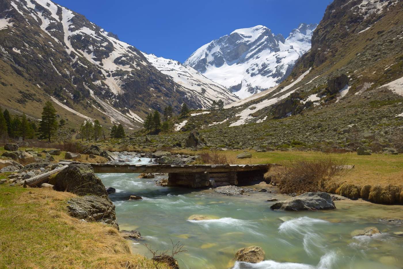 Весенний поток