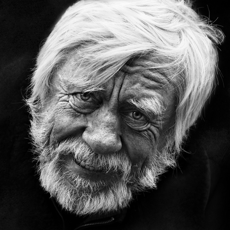 серебряный