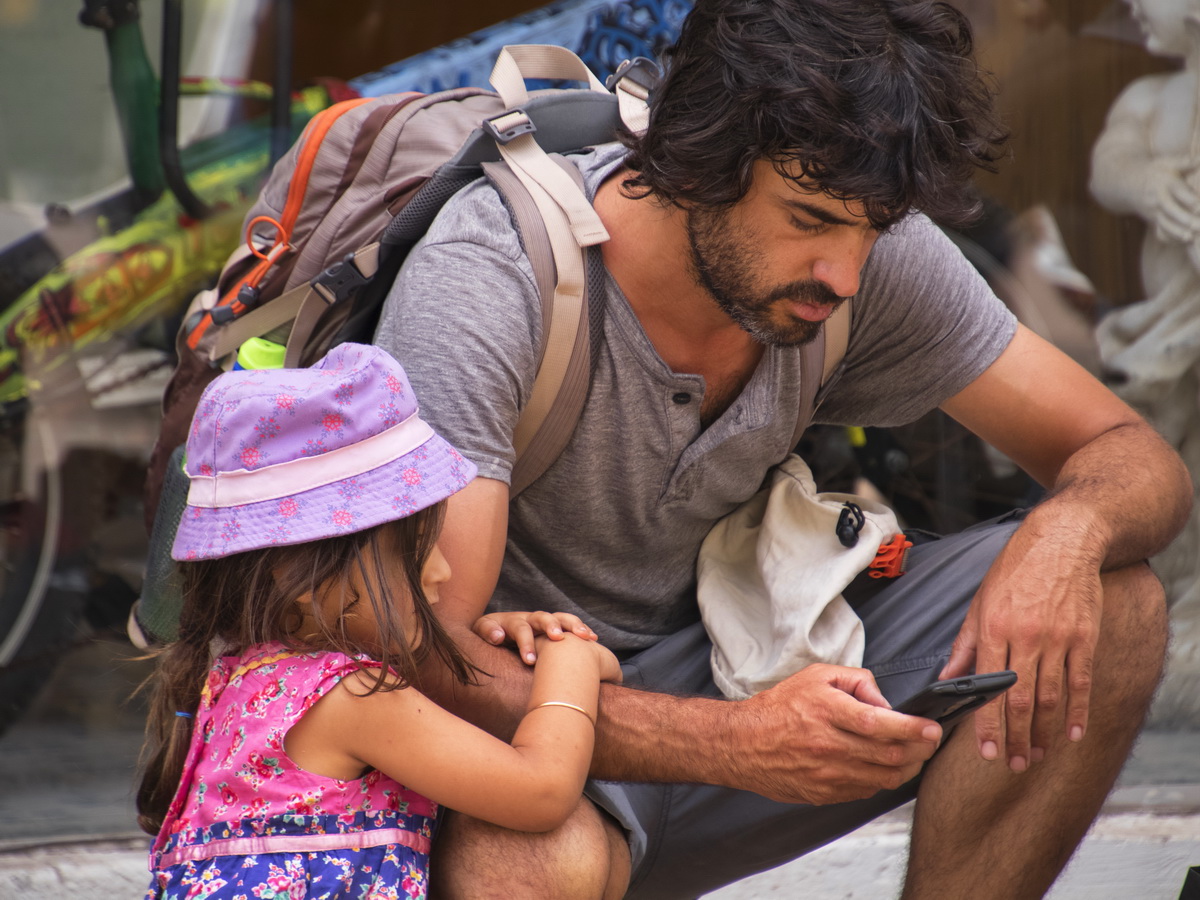 А,давай,позвоним маме...