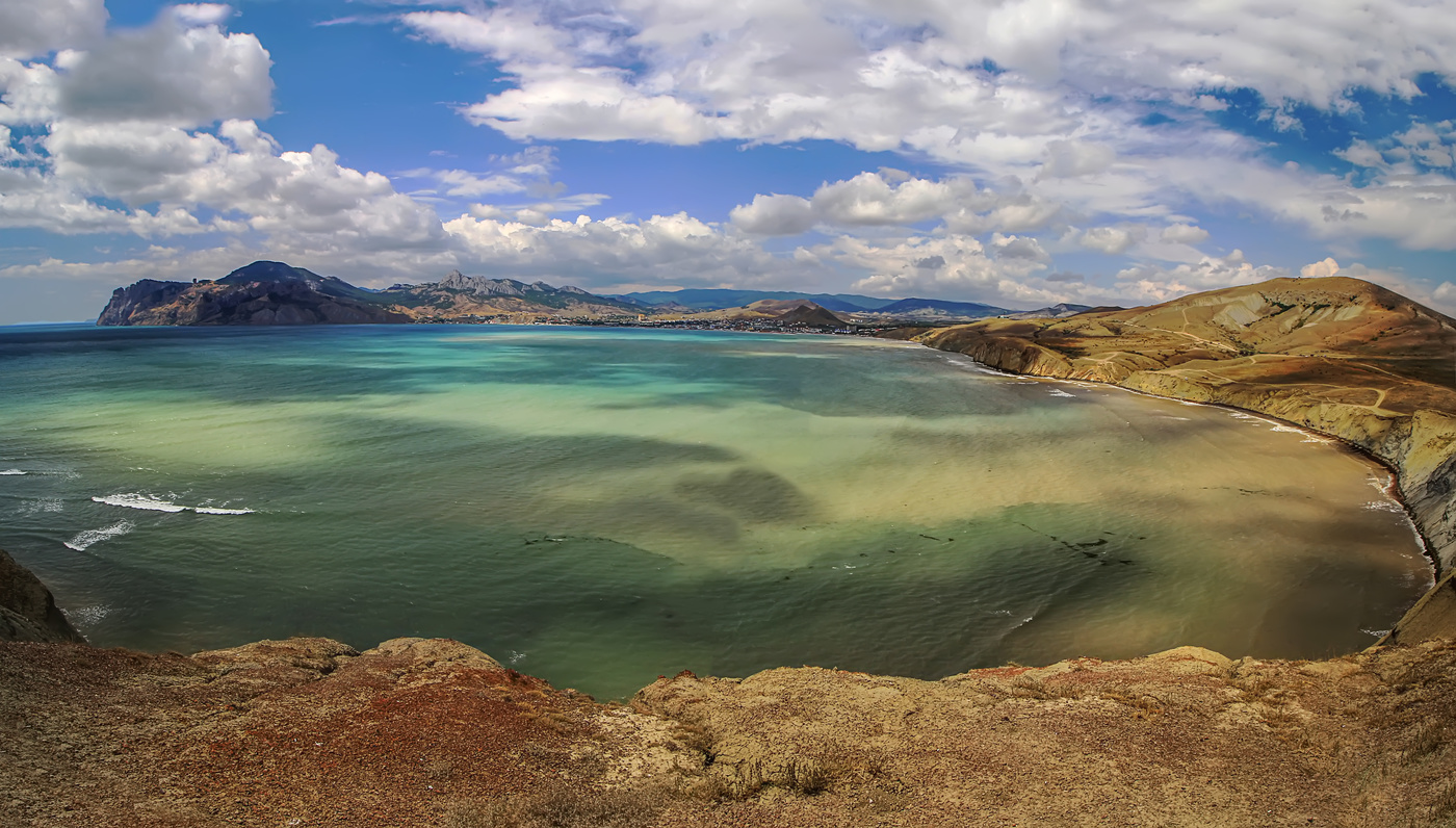Бегут по небу облака...