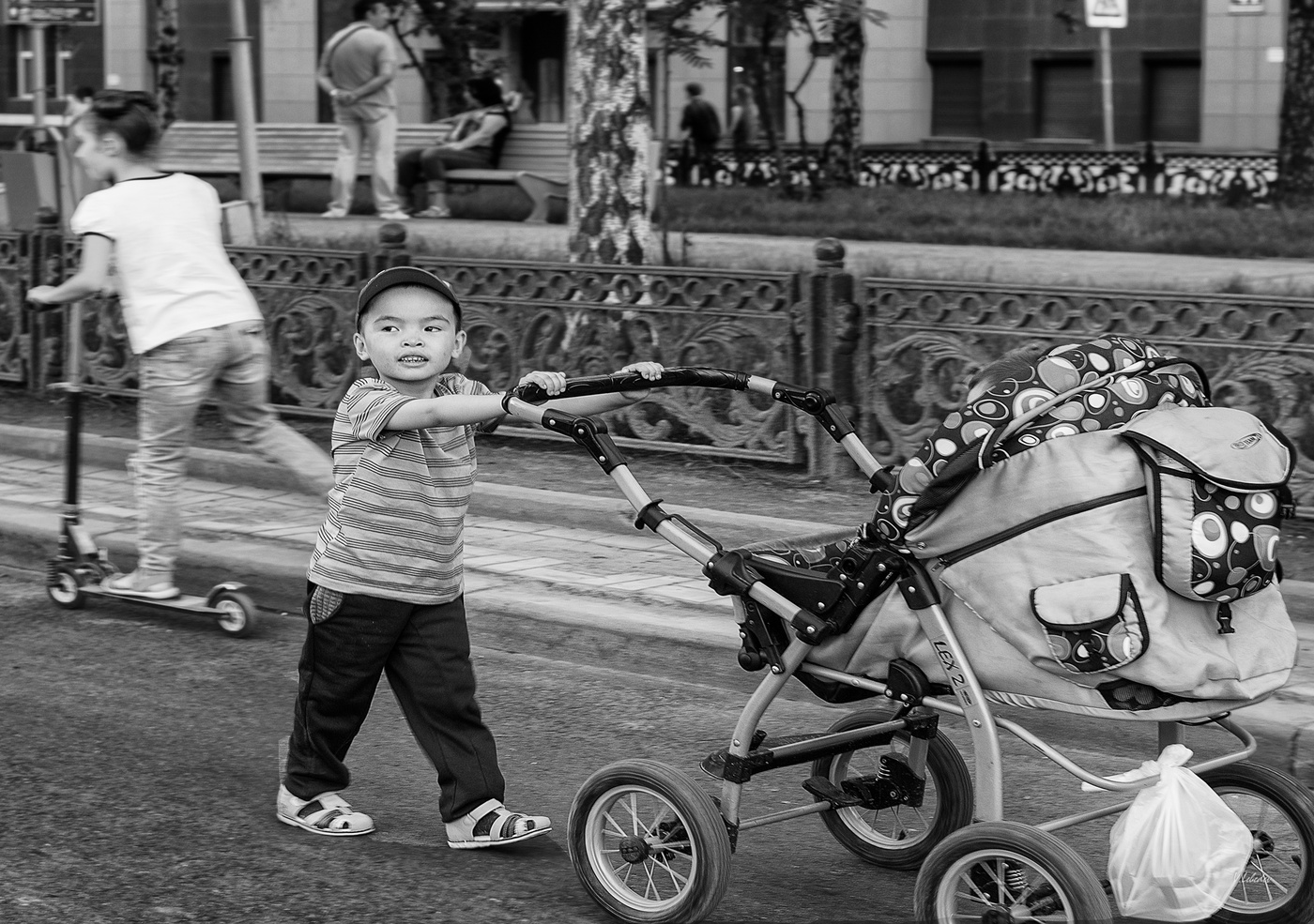 разными курсами