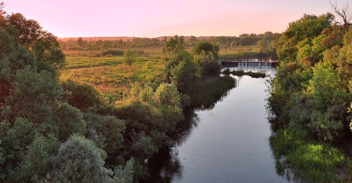 Вечером над рекой