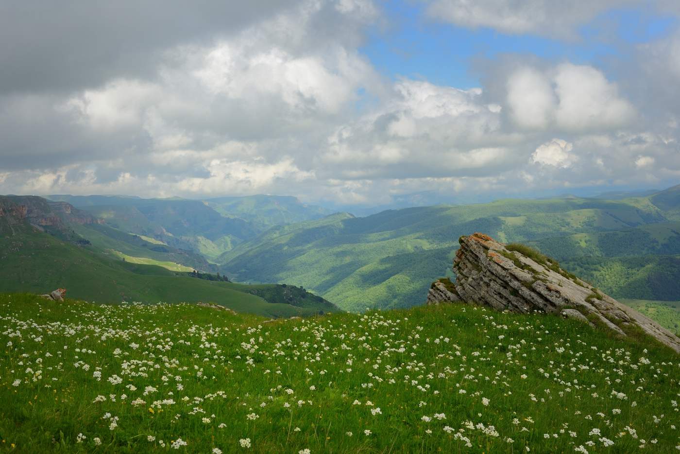 В горах Кавказа