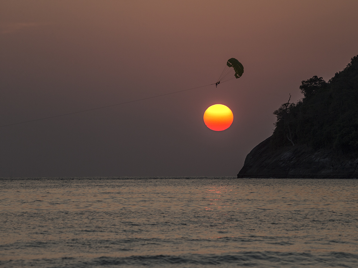 Пролетая над солнцем