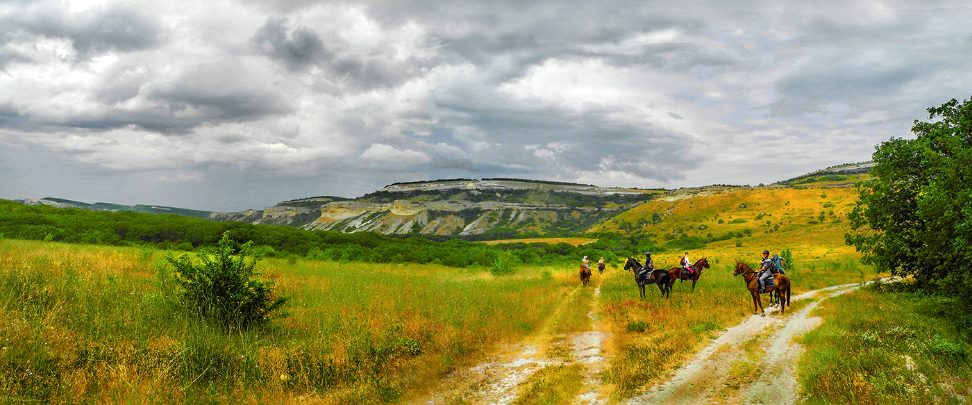 На распутьи.