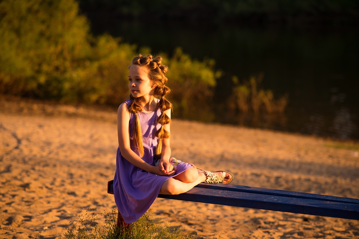 На скамейке