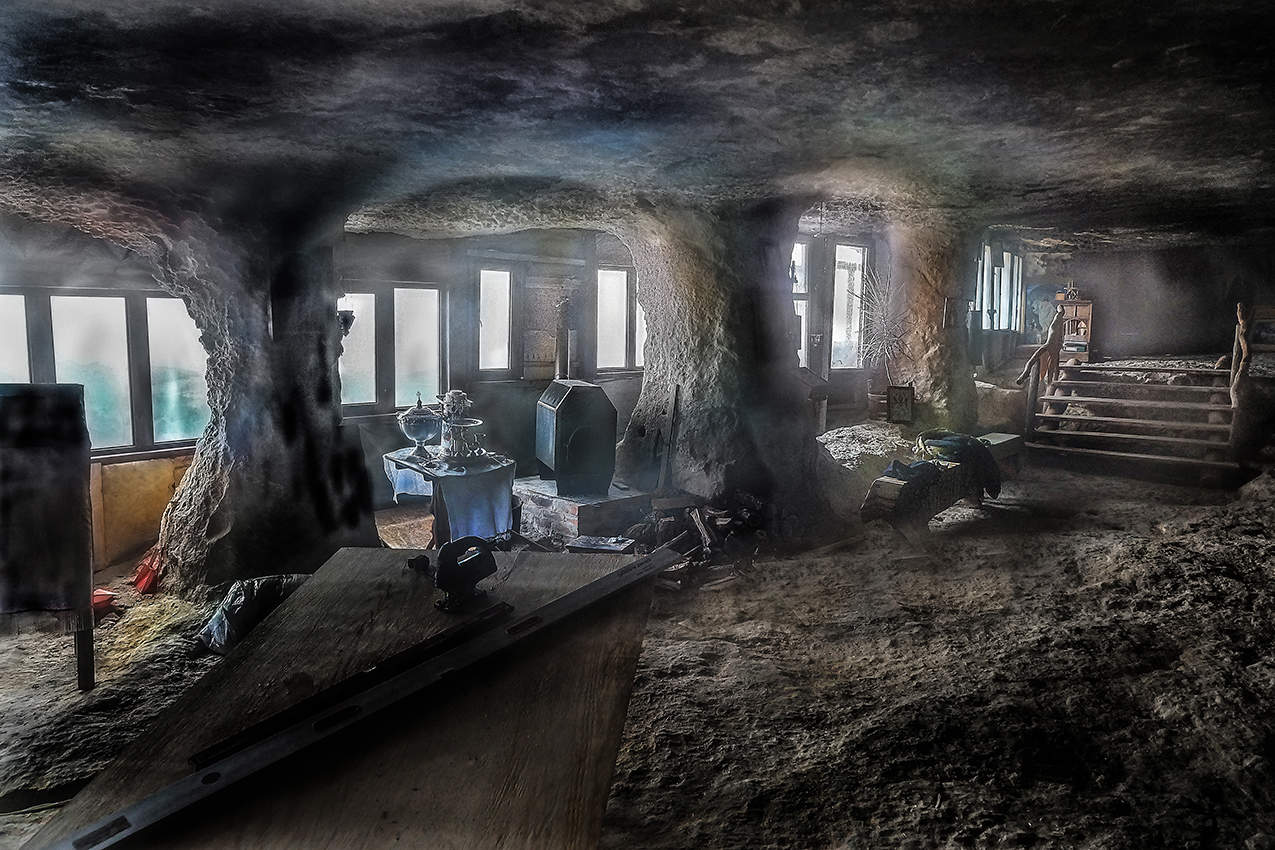 Пещерный монастырь.