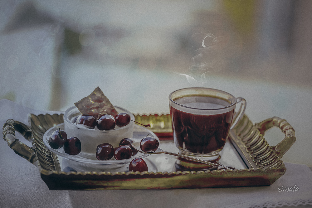 натюрморт с вишней