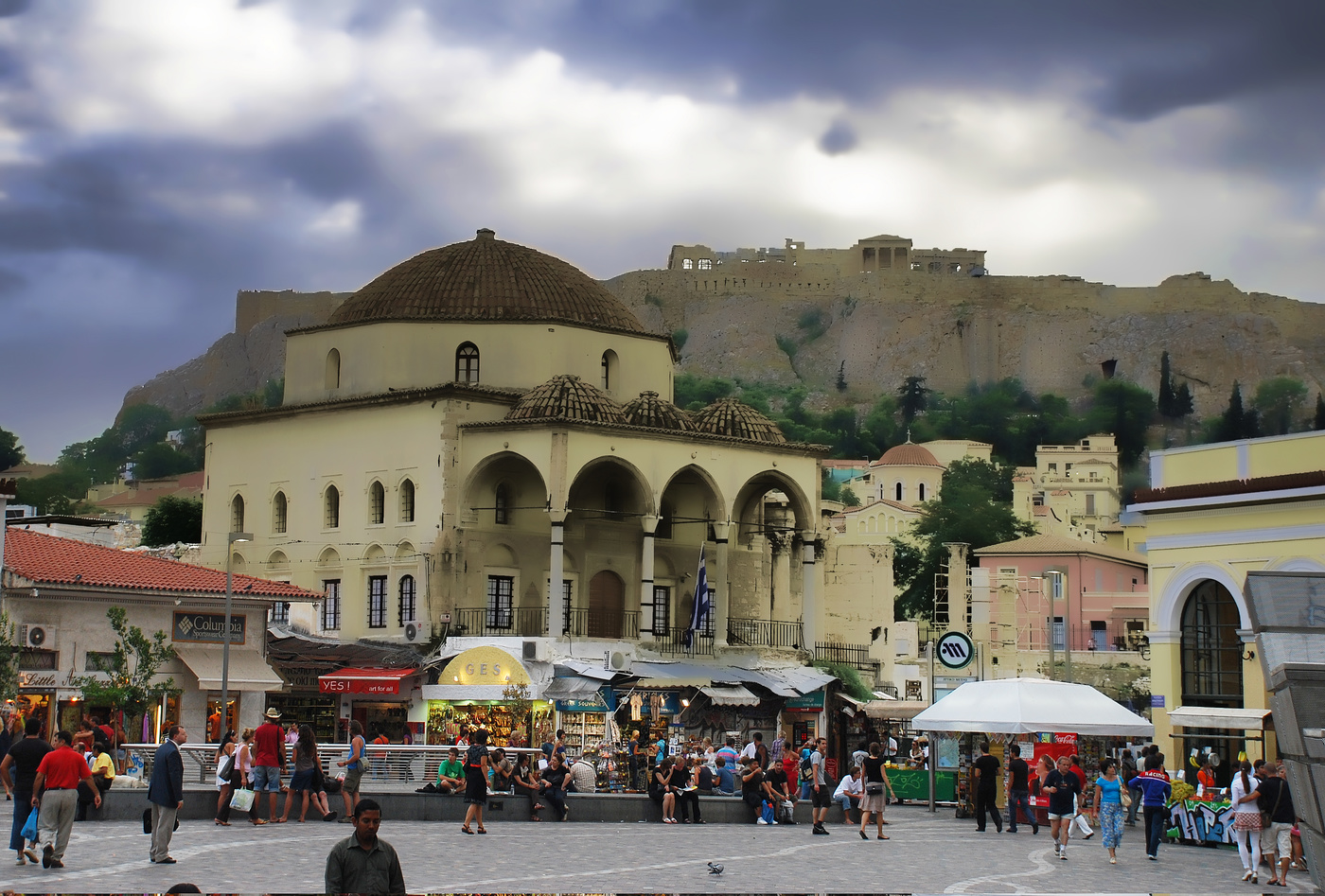 Новая жизнь на древнем фоне