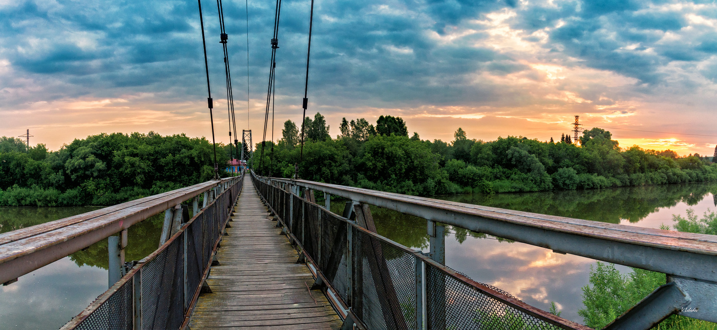 мостик на рассвете