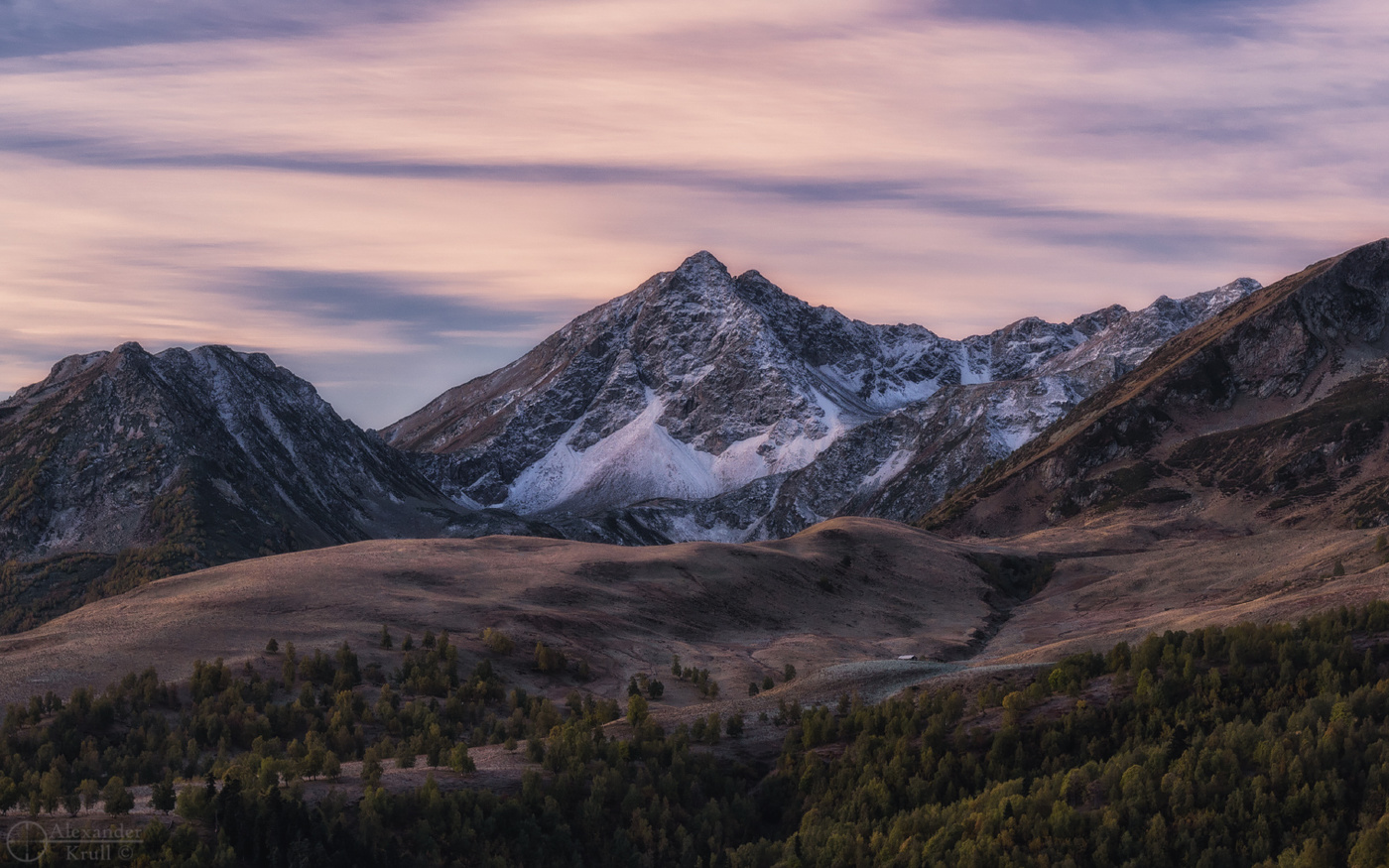 Рассвет на перевале Пхия...