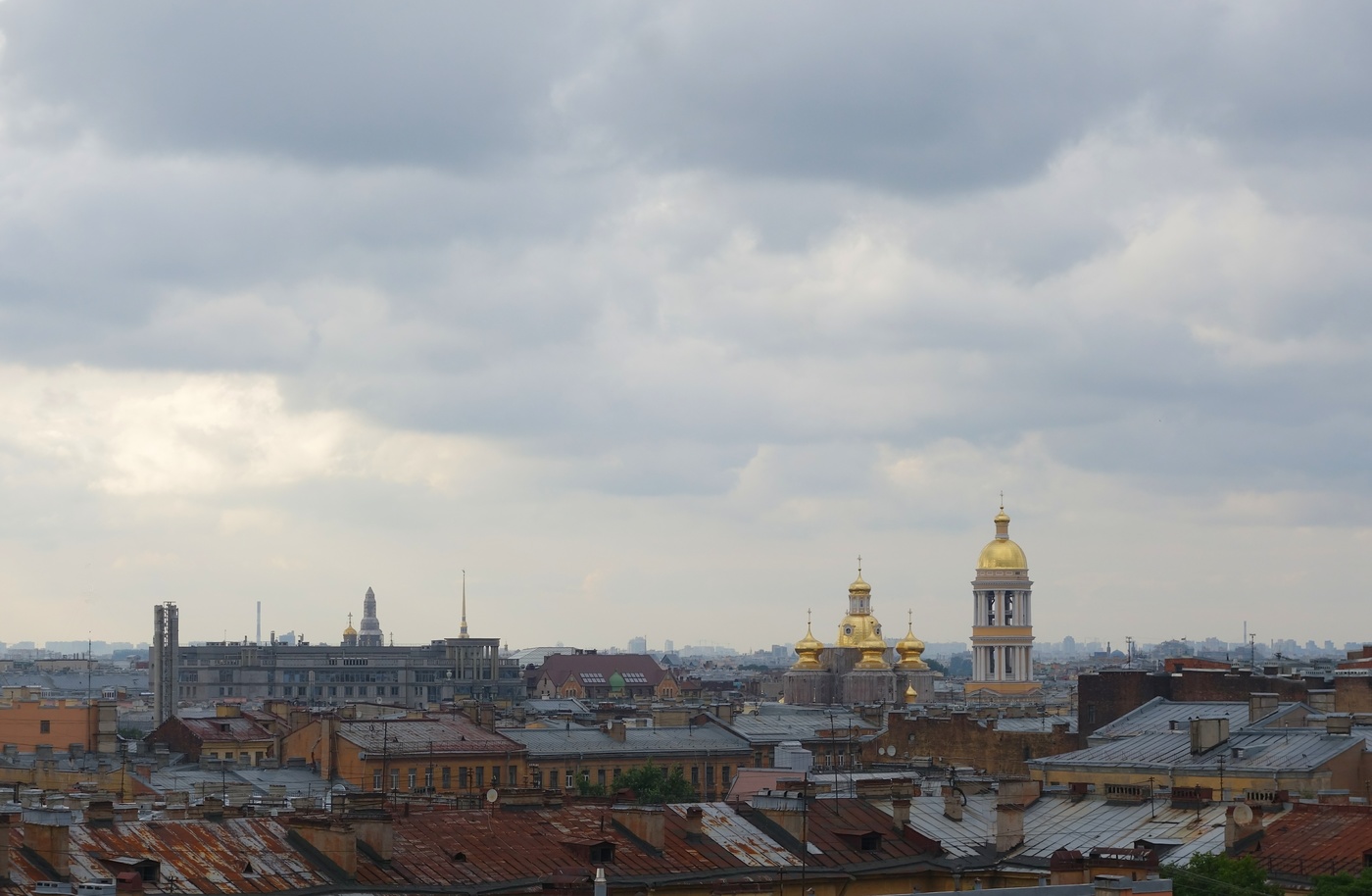 Небо над городом...
