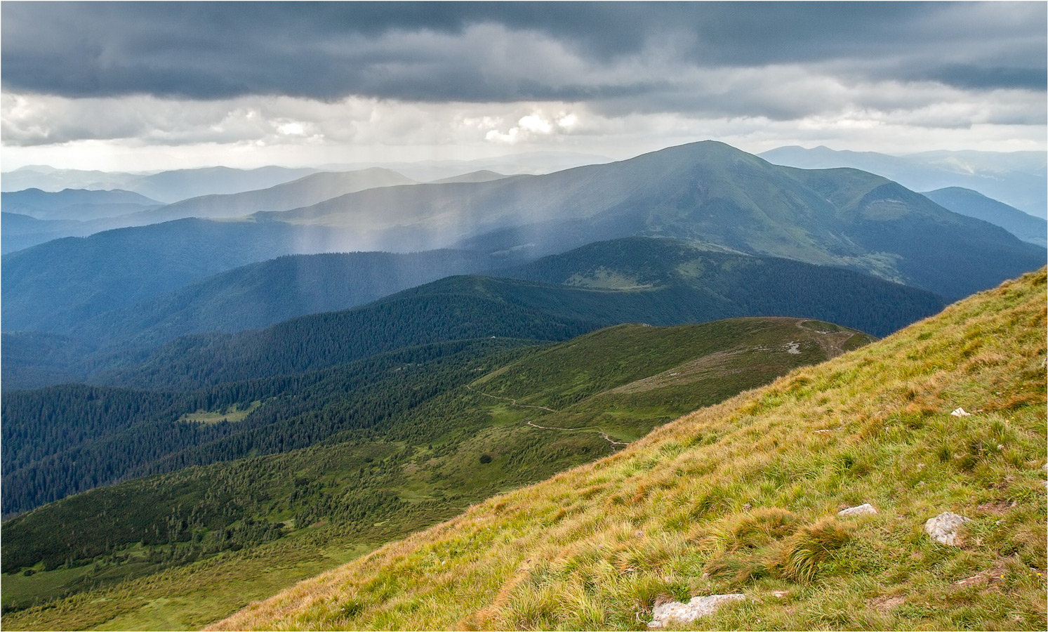 Дождь в горах