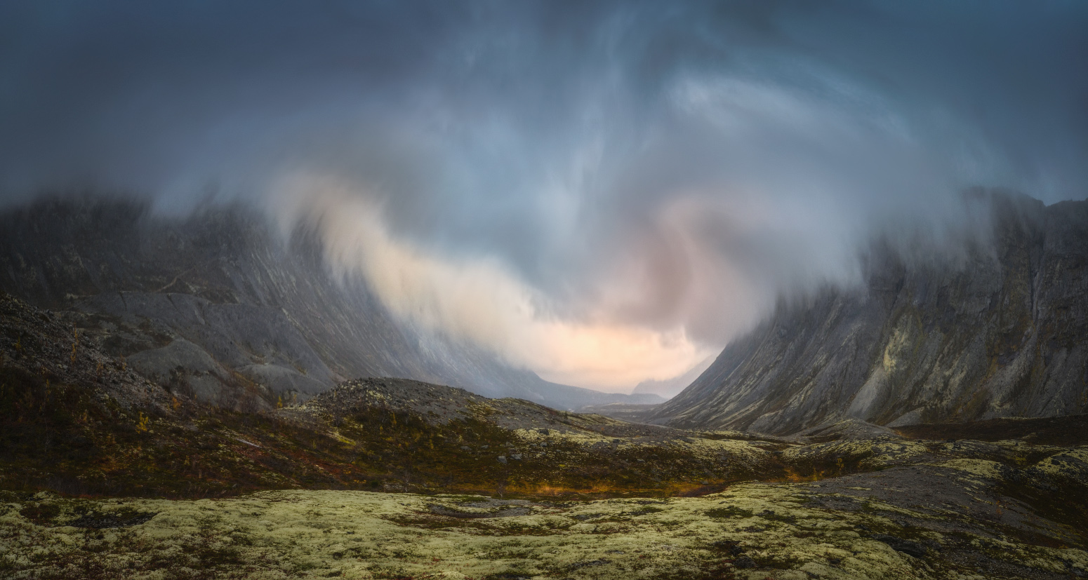 Из-за южных врат Хибин