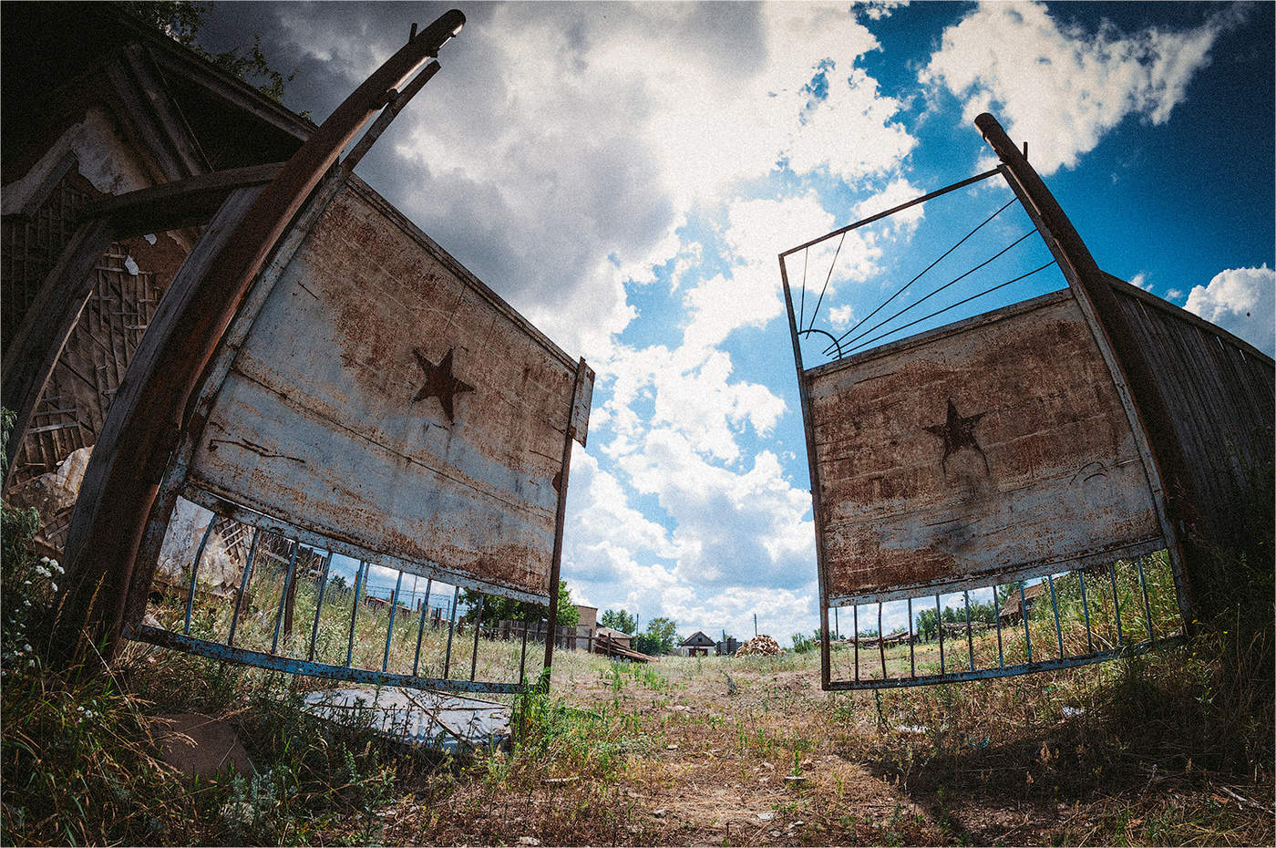 Фото про звёзды, ставшие никому ненужными