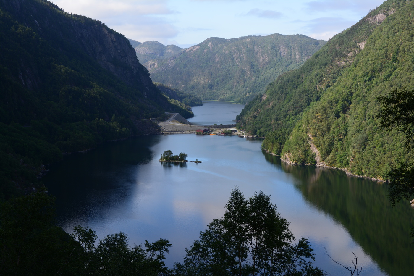 Горное озеро.