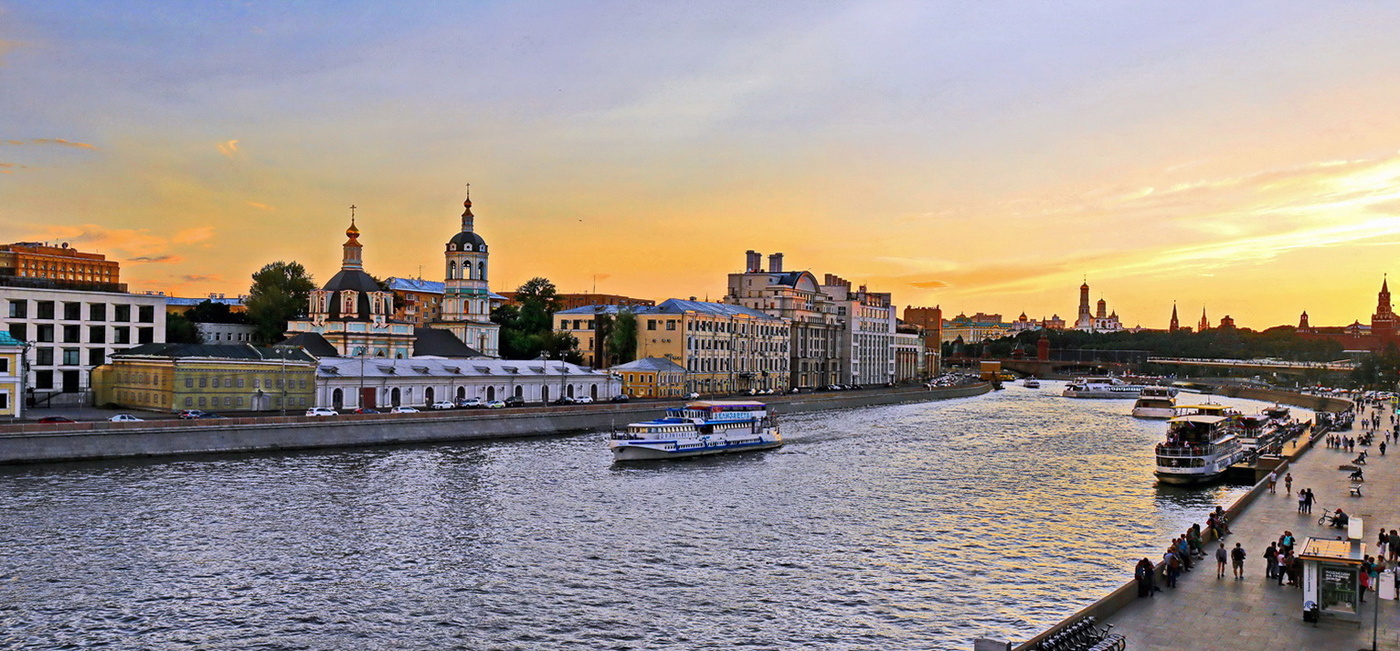 Ра́ушская наабережная (Московские набережные)